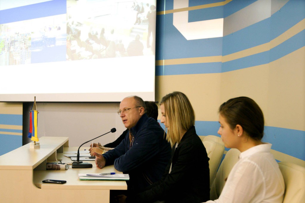 В УжНУ відбулося відкриття нового академічного року
за програмою «подвійних дипломів»
В УжНУ відбулося відкриття нового академічного року
за програмою «подвійних дипломів»