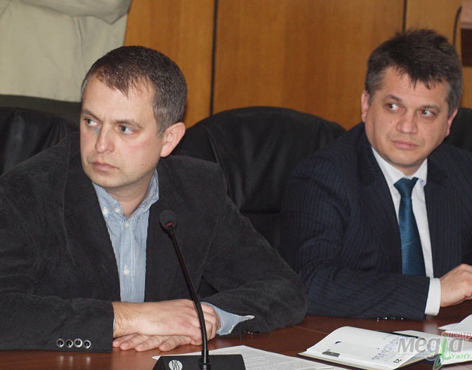 Також під час засідання Вченої ради затвердили положення про Львівський навчально-науковий центр В УжНУ «узаконили» велику і малі вчені ради
