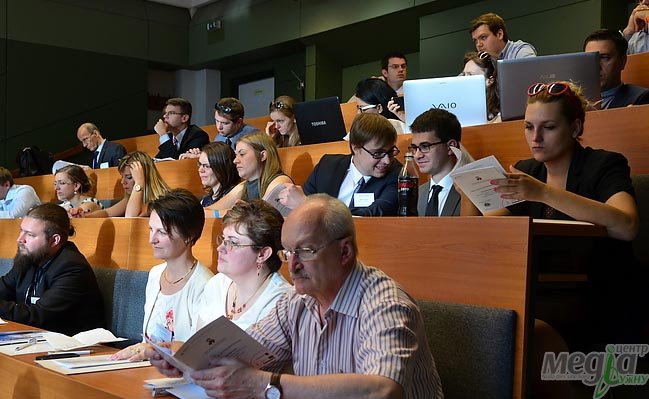 Представниці юридичного факультету УжНУ взяли участь у Міжнародній аспірантській конференції з права Представниці юридичного факультету УжНУ взяли участь у Міжнародній аспірантській конференції з права