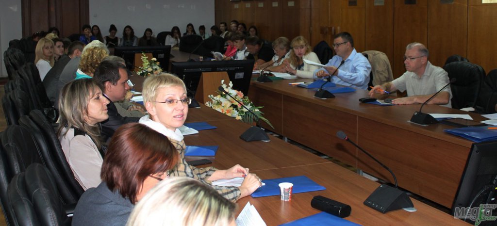 В Ужгороді на конференцію зібралися медійники з усієї України В Ужгороді на конференцію зібралися медійники з усієї України