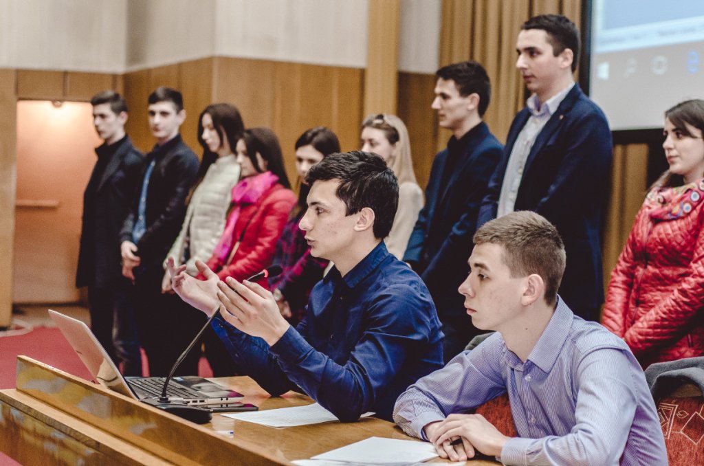 УжНУ готується до виборів нового голови Студради УжНУ готується до виборів нового голови Студради