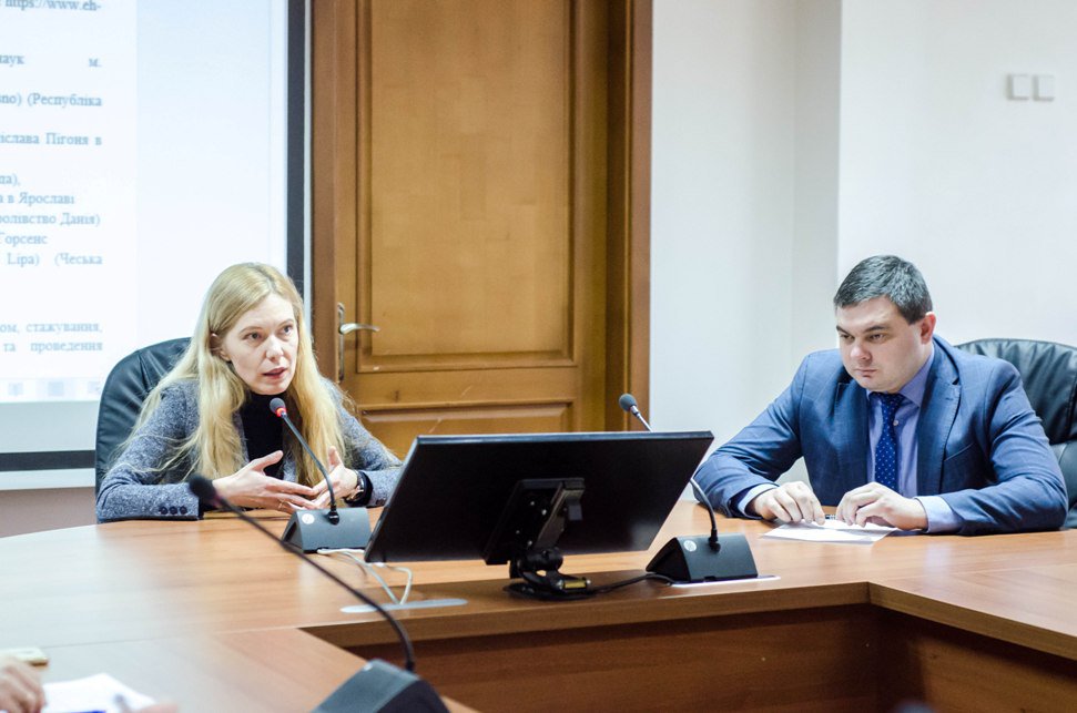Стипендії від мера, стажування студентів у міськраді та Школа муніципального посадовця – УжНУ і мерія Ужгорода планують співпрацю на рік Стипендії від мера, стажування студентів у міськраді та Школа муніципального посадовця – УжНУ і мерія Ужгорода планують співпрацю на рік