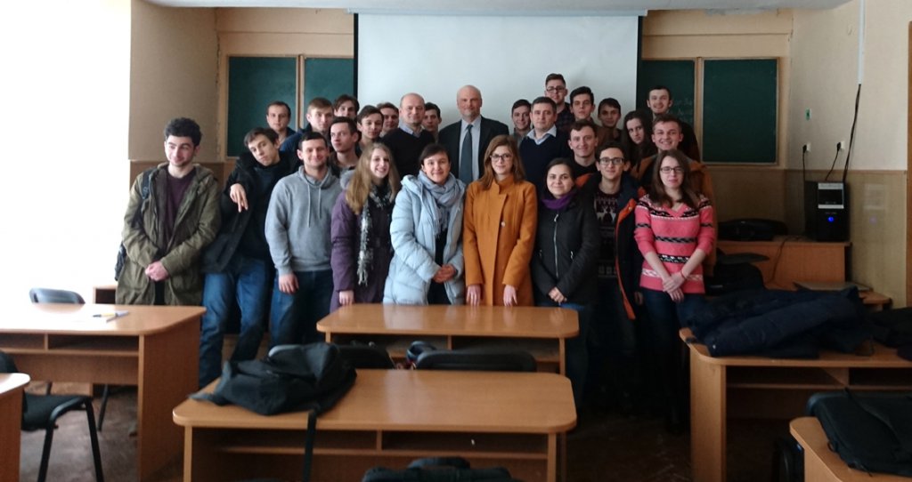 Професор з Америки, випускник УжНУ Ігор Айзенберг прочитає цикл лекцій студентам-математикам Професор з Америки, випускник УжНУ Ігор Айзенберг прочитає цикл лекцій студентам-математикам