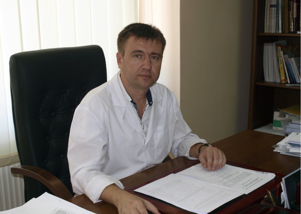 Декан стоматологічного факультету Євген Костенко закликає абітурієнта до осмислених кроків: «Якщо медицина не сниться, тобі нема чого в ній робити» Декан стоматологічного факультету Євген Костенко закликає абітурієнта до осмислених кроків: «Якщо медицина не сниться, тобі нема чого в ній робити»