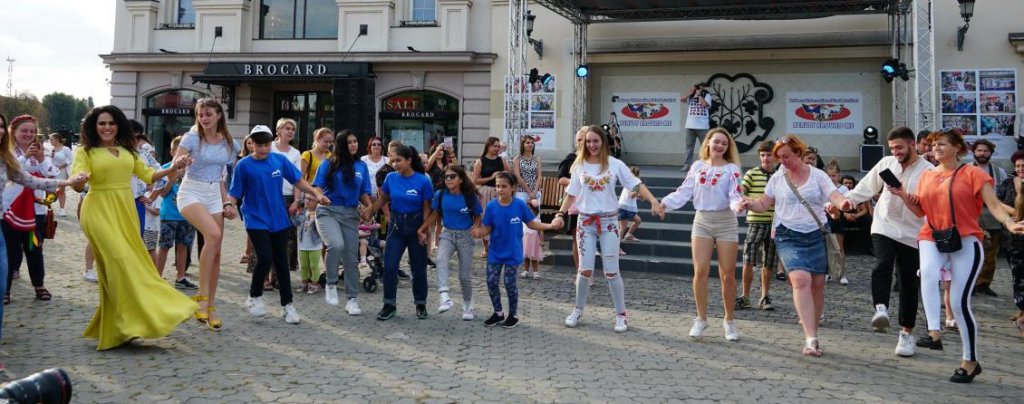Foreign students of UzhNU became participants of “Beauty Around Me” culture festival Foreign students of UzhNU became participants of “Beauty Around Me” culture festival