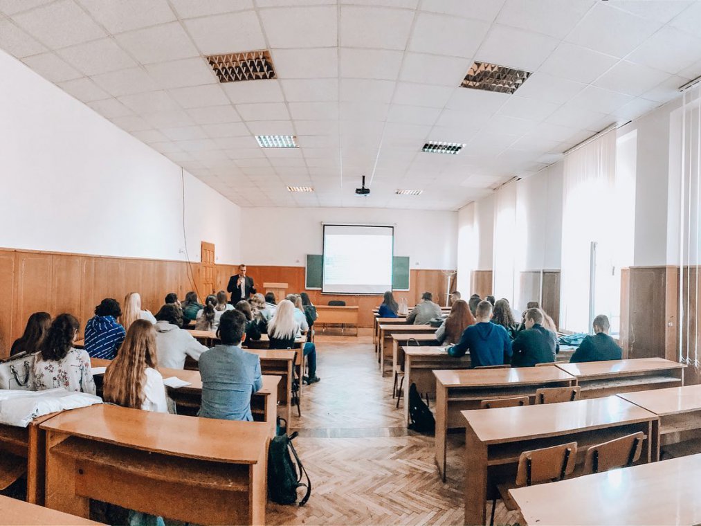 Триває курс теоретичної підготовки студентів Юридичної клініки. Триває курс теоретичної підготовки студентів Юридичної клініки.
