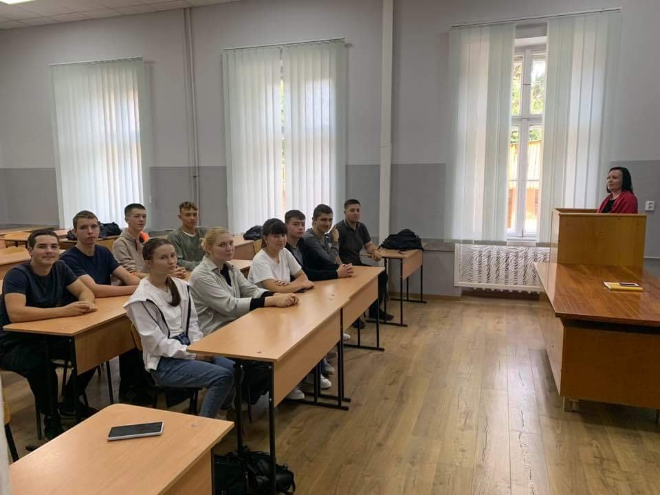 Групова зустріч психолога зі студентами першого курсу Групова зустріч психолога зі студентами першого курсу