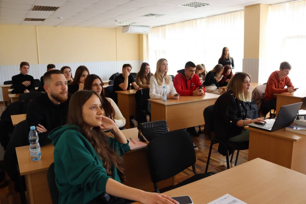 В УжНУ завершилося знайомство учнів з факультетами вишу В УжНУ завершилося знайомство учнів з факультетами вишу