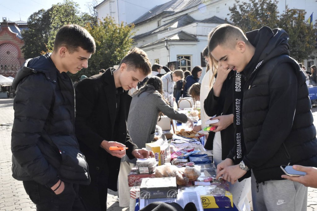 On the occasion of the birthday of their university, students organised a charity fair to support the Armed Forces of Ukraine On the occasion of the birthday of their university, students organised a charity fair to support the Armed Forces of Ukraine