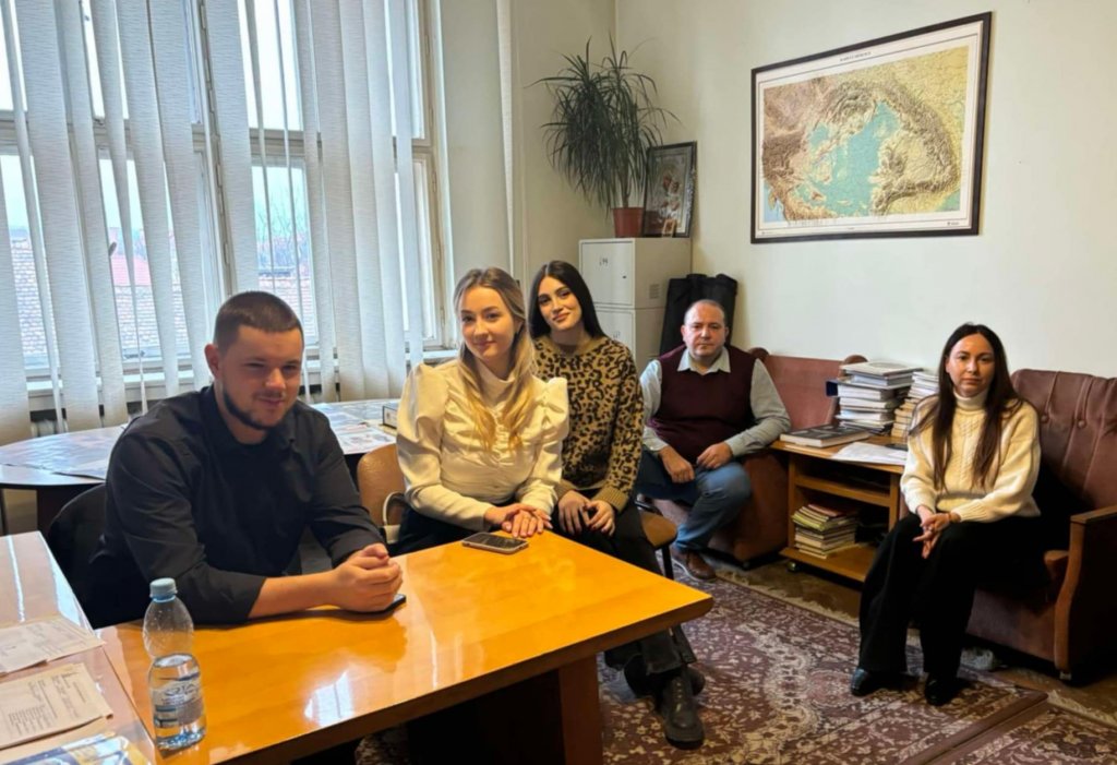 СТУДЕНТИ 4-ГО КУРСУ ДЕННОЇ ФОРМИ НАВЧАННЯ СПЕЦІАЛЬНОСТІ «ПУБЛІЧНЕ УПРАВЛІННЯ ТА АДМІНІСТРУВАННЯ» ПРОХОДЯТЬ ВИРОБНИЧУ ПРАКТИКУ В ОРГАНАХ ДЕРЖАВНОЇ ВЛАДИ
ТА МІСЦЕВОГО САМОВРЯДУВАННЯ СТУДЕНТИ 4-ГО КУРСУ ДЕННОЇ ФОРМИ НАВЧАННЯ СПЕЦІАЛЬНОСТІ «ПУБЛІЧНЕ УПРАВЛІННЯ ТА АДМІНІСТРУВАННЯ» ПРОХОДЯТЬ ВИРОБНИЧУ ПРАКТИКУ В ОРГАНАХ ДЕРЖАВНОЇ ВЛАДИ
ТА МІСЦЕВОГО САМОВРЯДУВАННЯ