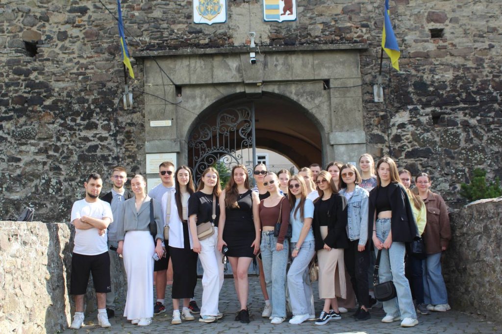 Майбутніх істориків та культурологів готують в УжНУ
Майбутніх істориків та культурологів готують в УжНУ