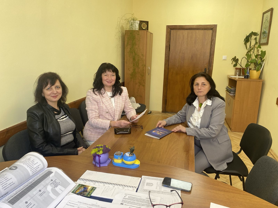 Гаранти освітніх програм УжНУ обговорили співпрацю з роботодавцями Гаранти освітніх програм УжНУ обговорили співпрацю з роботодавцями