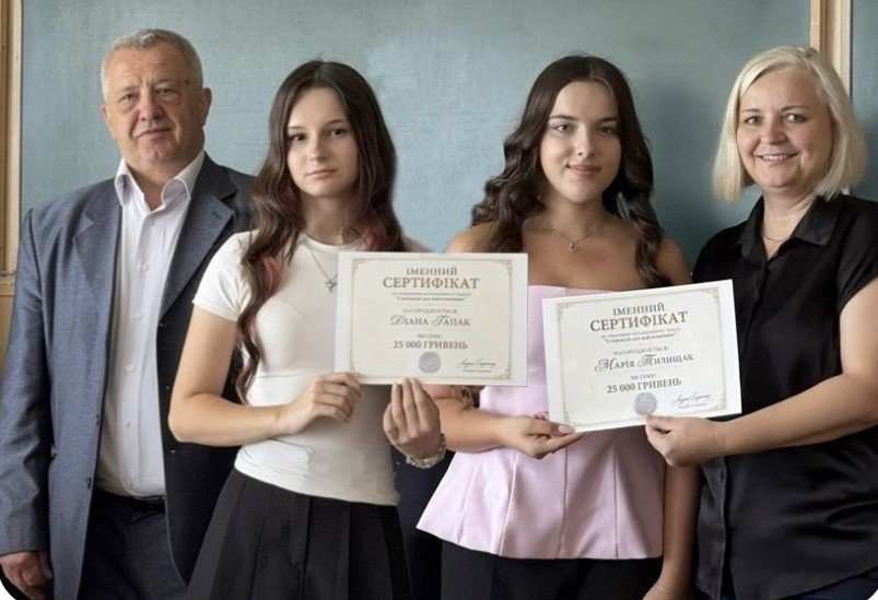 Новий етап – нові можливості: першокурсники спеціальності F4 отримали мотиваційні гранти від Андрія Скоропада Новий етап – нові можливості: першокурсники спеціальності F4 отримали мотиваційні гранти від Андрія Скоропада