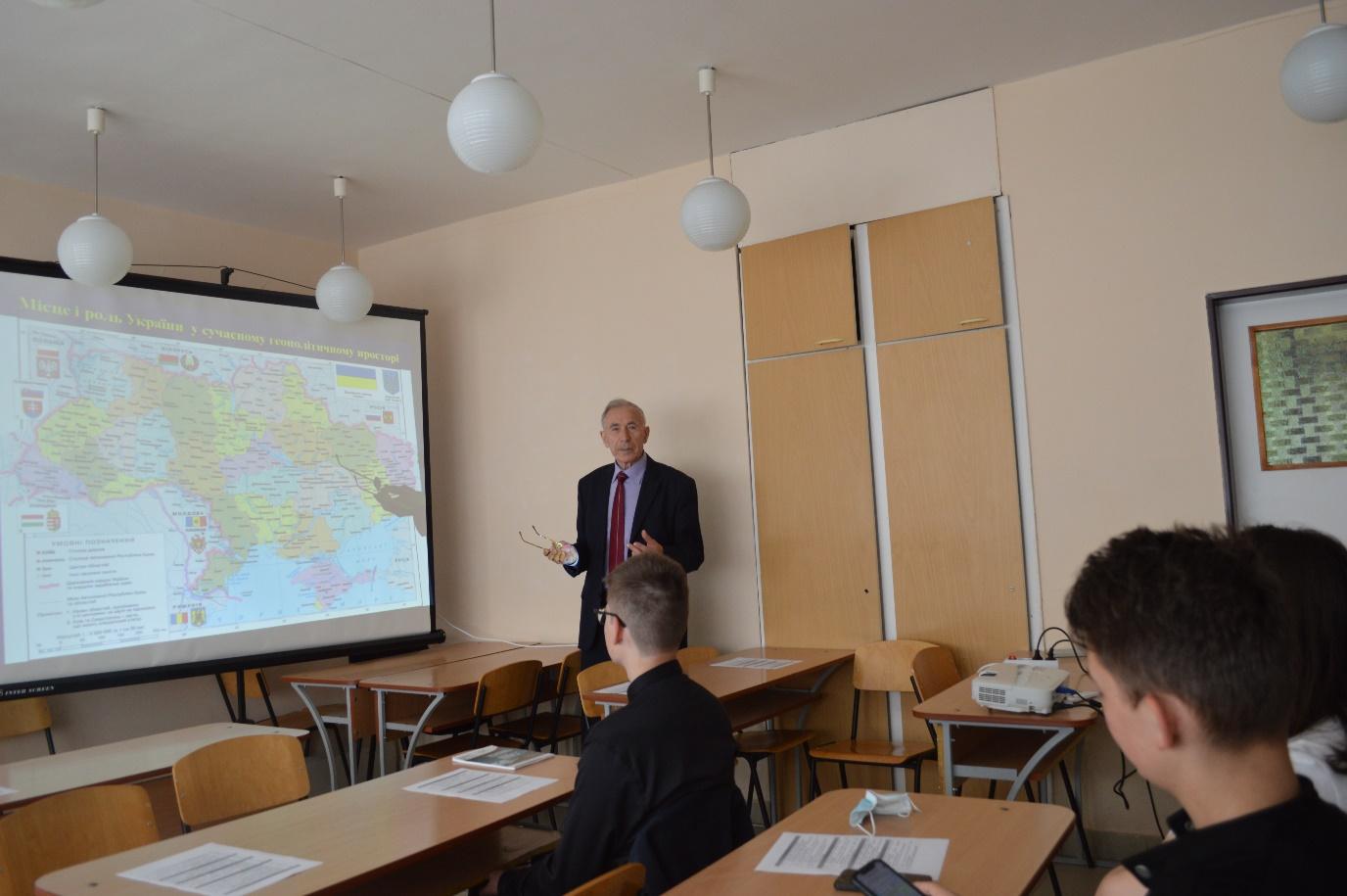 C:\Users\User\OneDrive\Desktop\Інтерв'ю з І. В. Артьомовим\DSC_0495.JPG